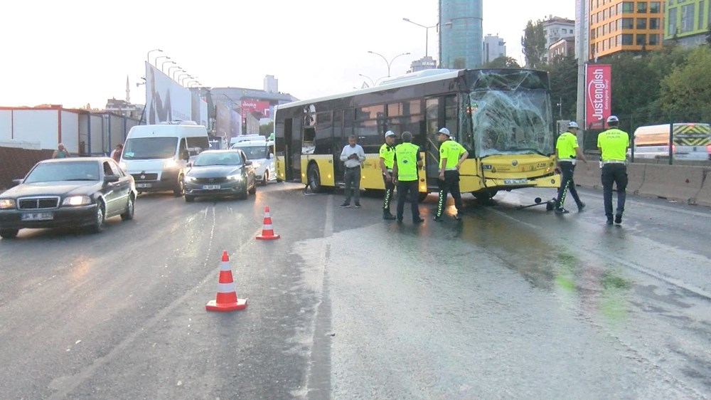 Kadıköy'de kaza: Trafik felç oldu - 4