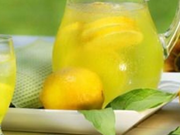 limonata ve greyfurt tastan koruyor