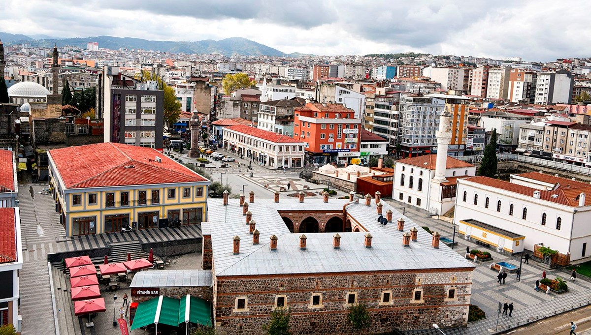 Samsun'da Saathane Meydanı yeni çekim noktası