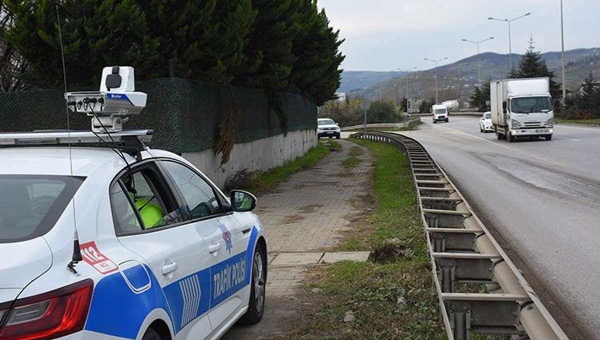Hız ihlali yapan 848 bin kişiye ceza! Hız ihlali yapan 848 bin kişiye ceza!