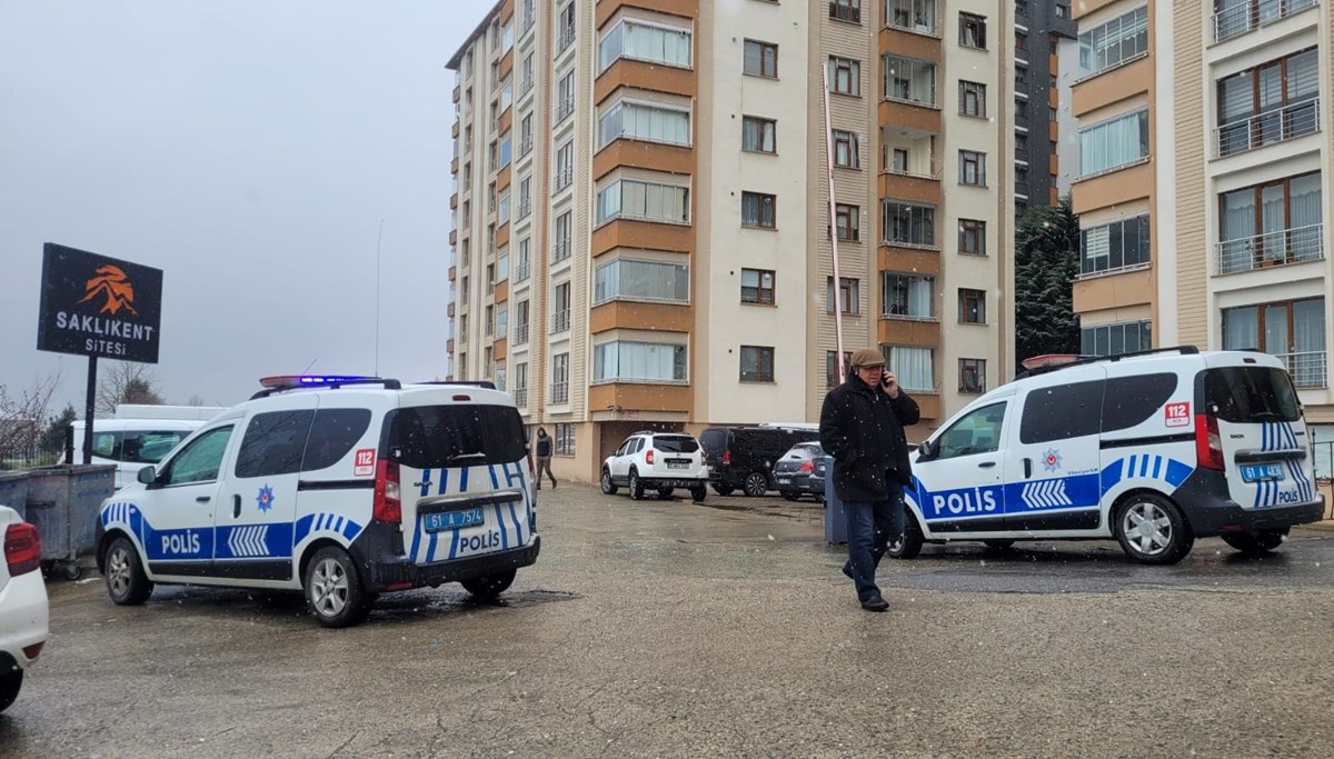 Tartıştığı oğlunu öldürüp, aynı silahla intihara kalkıştı