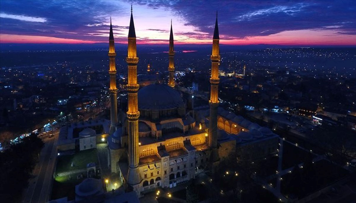 Rebiülevvel ayının 12. gecesi ne zaman? Mevlid Kandili ayın kaçında? Rebiülevvel ayının 12. gecesi ne zaman? Mevlid Kandili ayın kaçında?