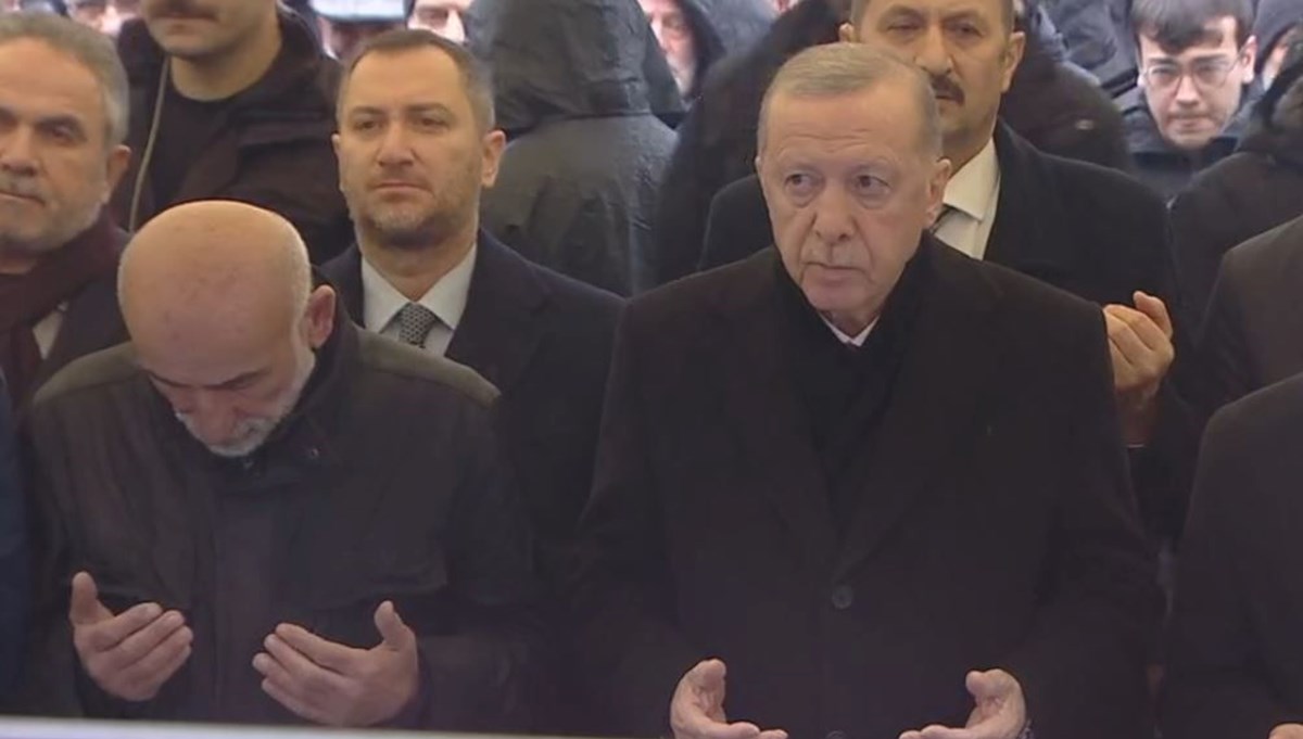 Cumhurbaşkanı Erdoğan, Muhammet Karslı’nın cenaze törenine katıldı Cumhurbaşkanı Erdoğan, Muhammet Karslı’nın cenaze törenine katıldı