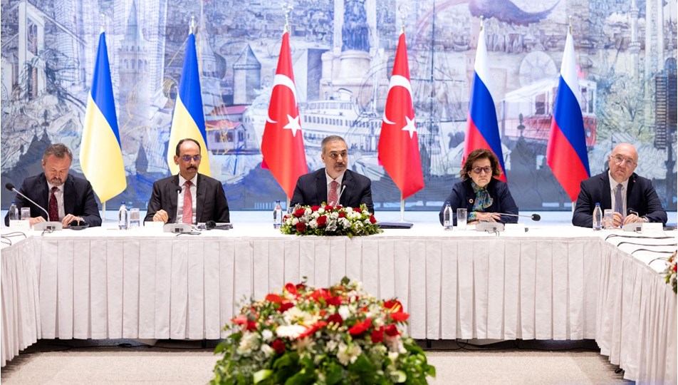 Barış masasında kritik gün: Türkiye-Rusya-Ukrayna görüşmesi sona erdi