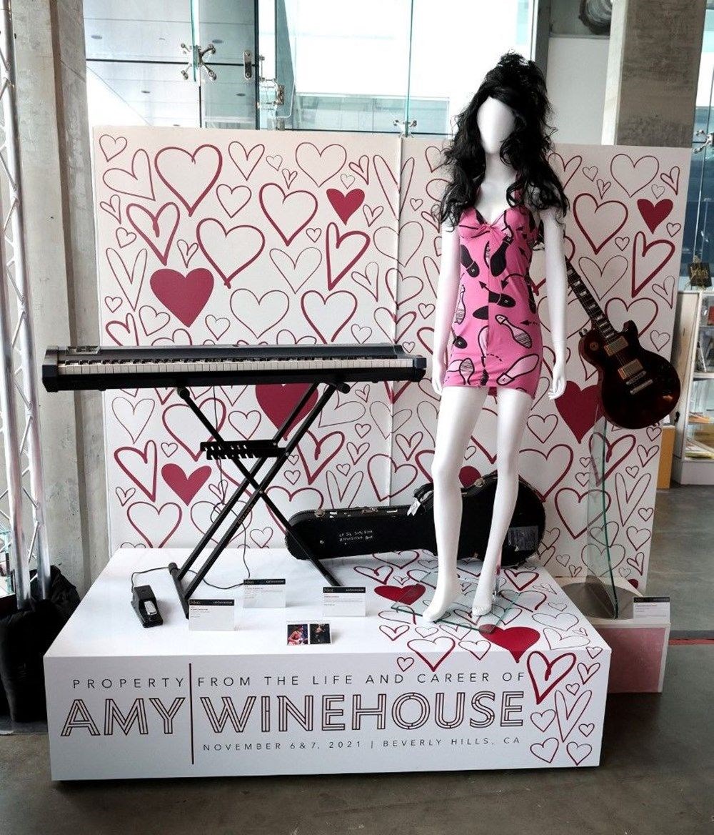 Amy Winehouse'un son konserinde giydiği elbiseye rekor fiyat - 9