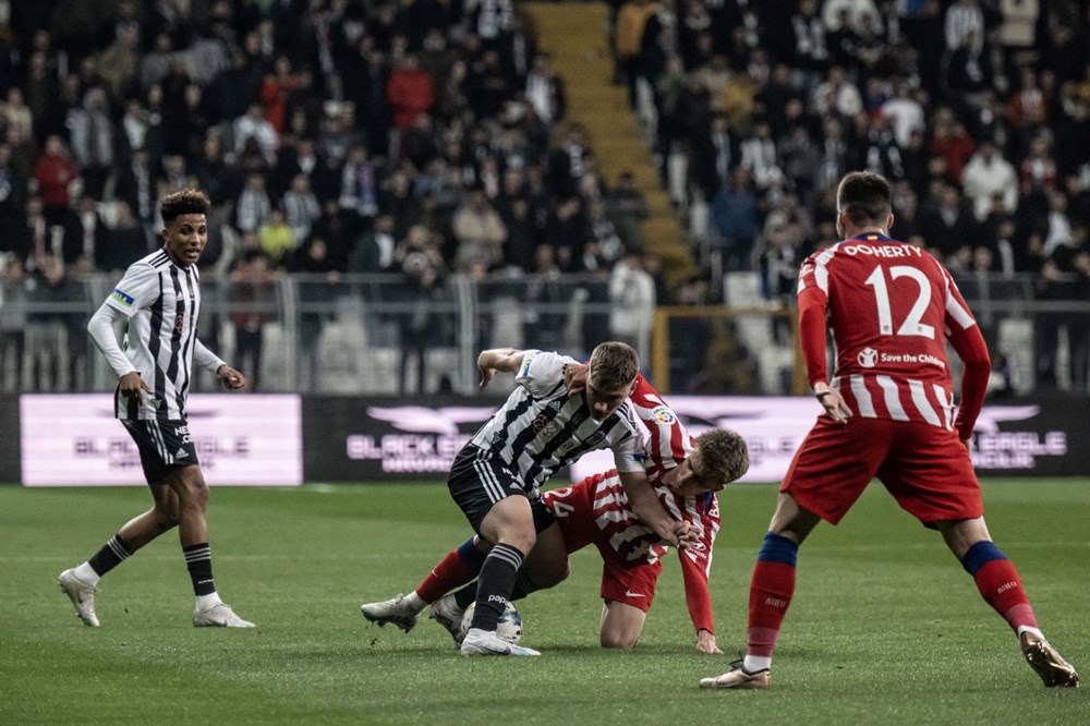 Beşiktaş ile Atletico Madrid depremzedeler için sahaya çıktı - 1