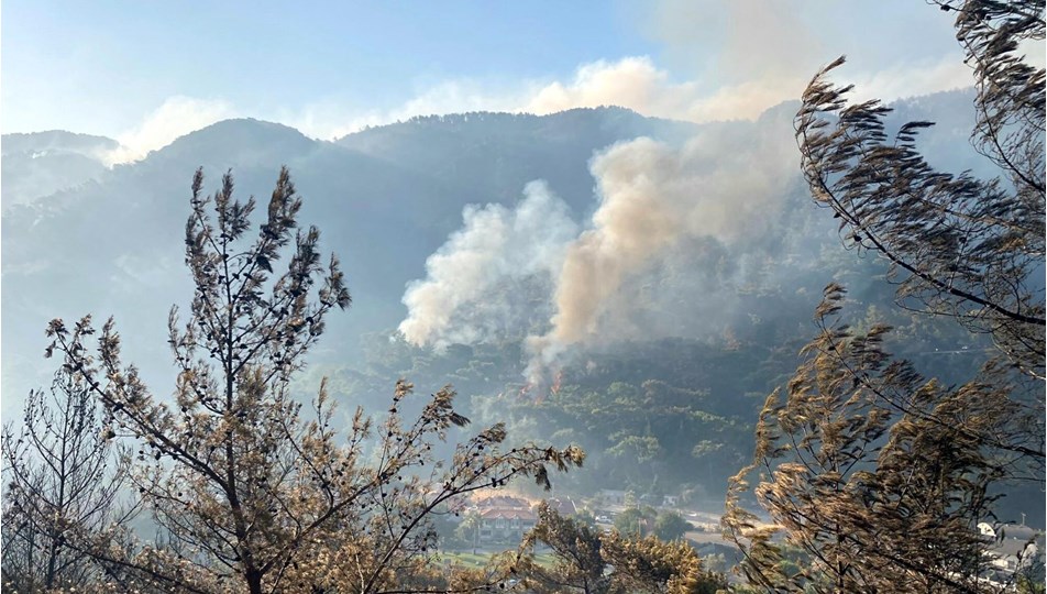 Marmaris'teki yangında ikinci gün: Müdahale sürüyor