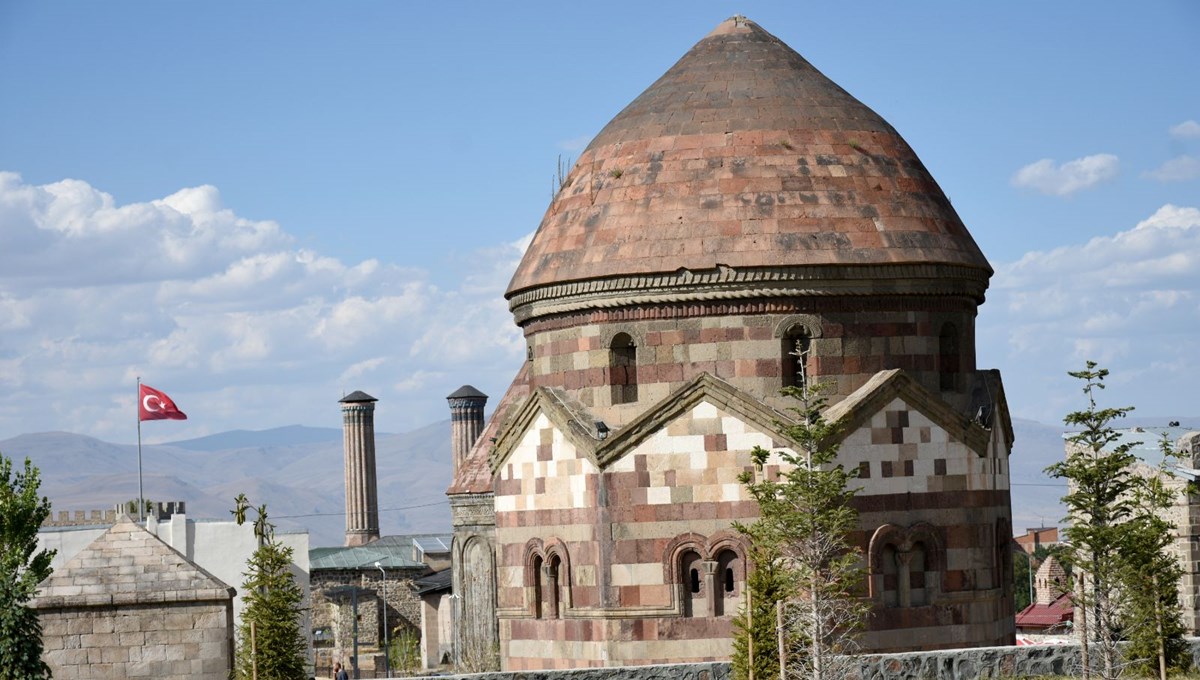 Erzurum Büyükşehir Belediyesi 1000 personelle karla mücadele çalışması yürütüyor Erzurum Büyükşehir Belediyesi 1000 personelle karla mücadele çalışması yürütüyor
