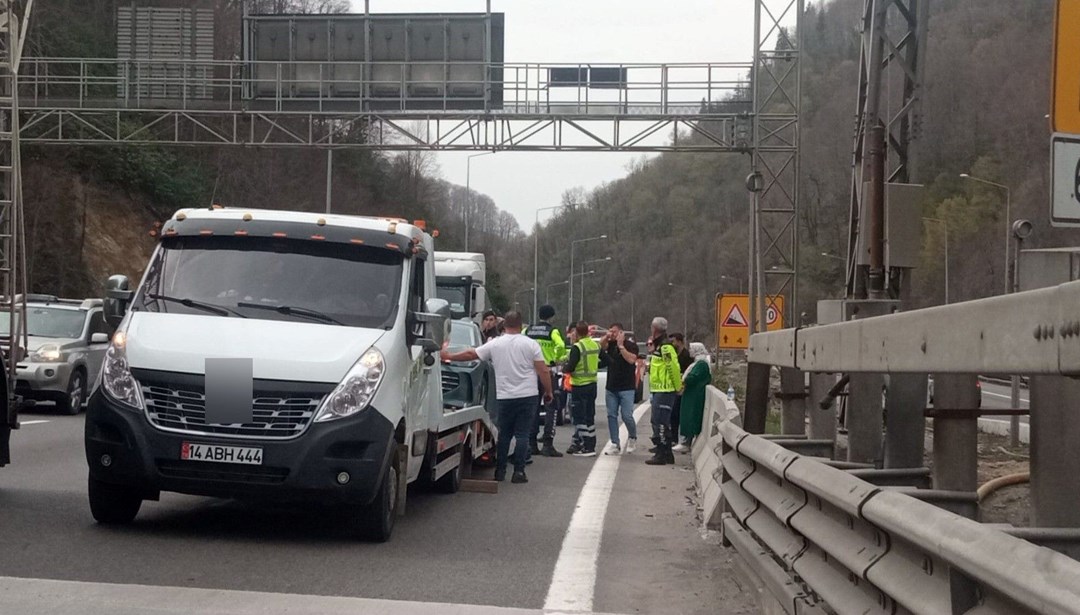 Bolu Dağı Tüneli geçişinde otomobiller çarpıştı: 4 yaralı