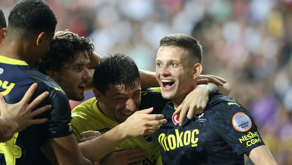 MKE Ankaragücü-Fenerbahçe maçı saat kaçta, hangi kanalda yayınlanacak? (Fenerbahçe'nin 11'leri) MKE Ankaragücü-Fenerbahçe maçı saat kaçta, hangi kanalda yayınlanacak? (Fenerbahçe'nin 11'leri)