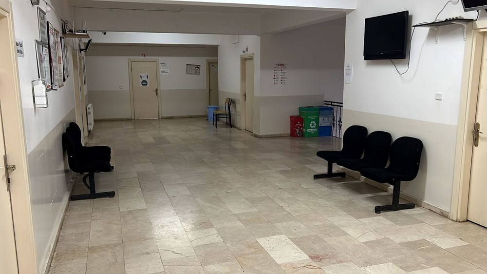 Aile sağlığı merkezinde satırlı saldırgan paniği - 6