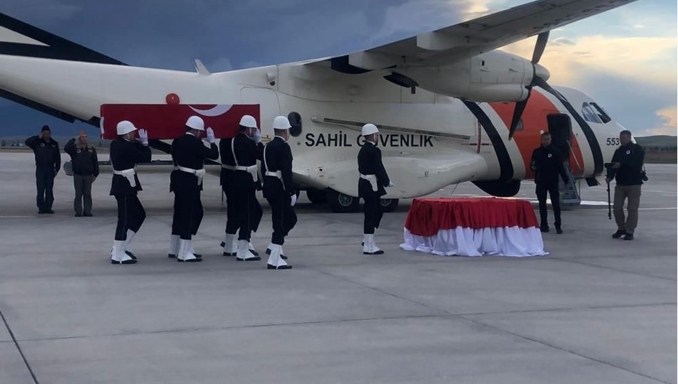 Şehit polis Fırat Der'in naaşı memleketine getirildi
