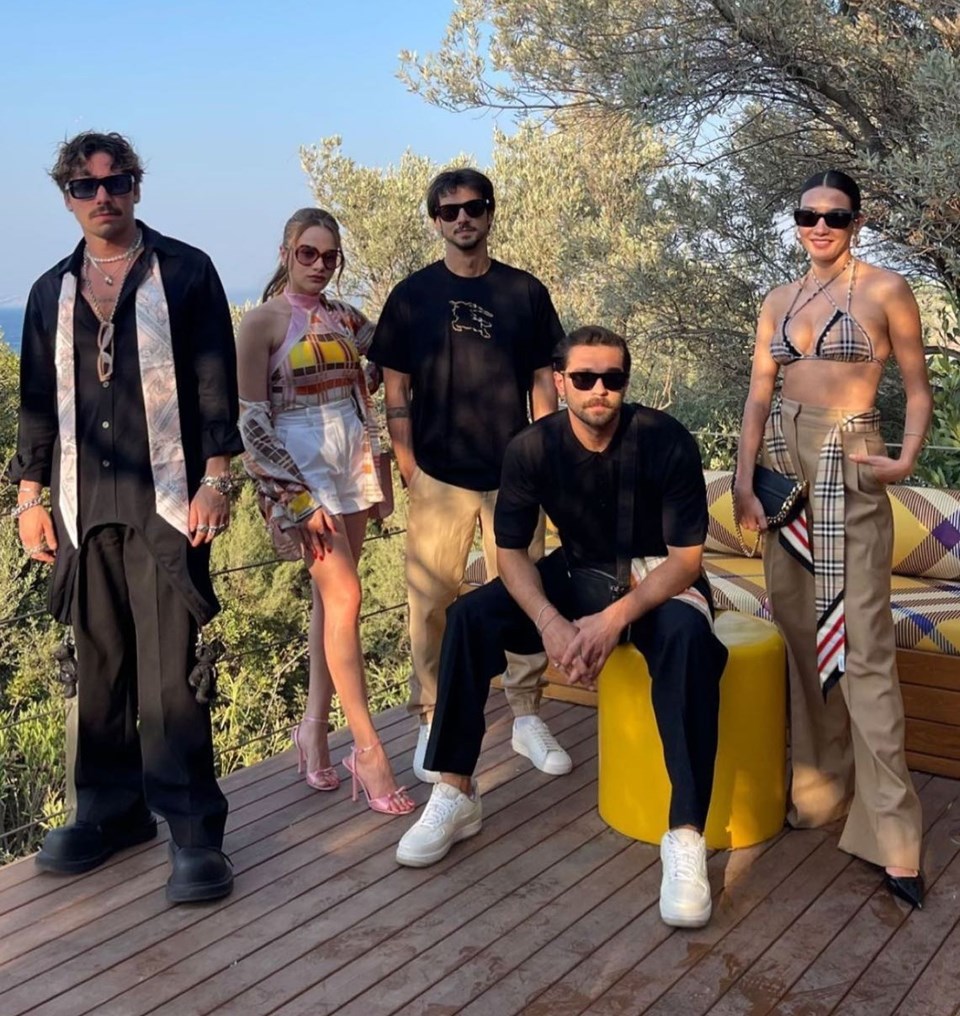 Dilan Çiçek Deniz'in yeni sevgilisiyle eski aşkı aynı karede - 1