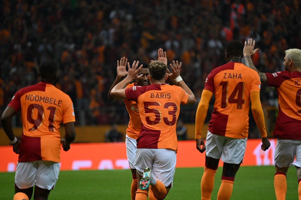 Manchester United-Galatasaray maçı ne zaman, saat kaçta ve hangi kanalda canlı olarak yayınlanacak? Şampiyonlar Ligi'nde Galatasaray'ın muhtemel 11'i belli oldu - 5