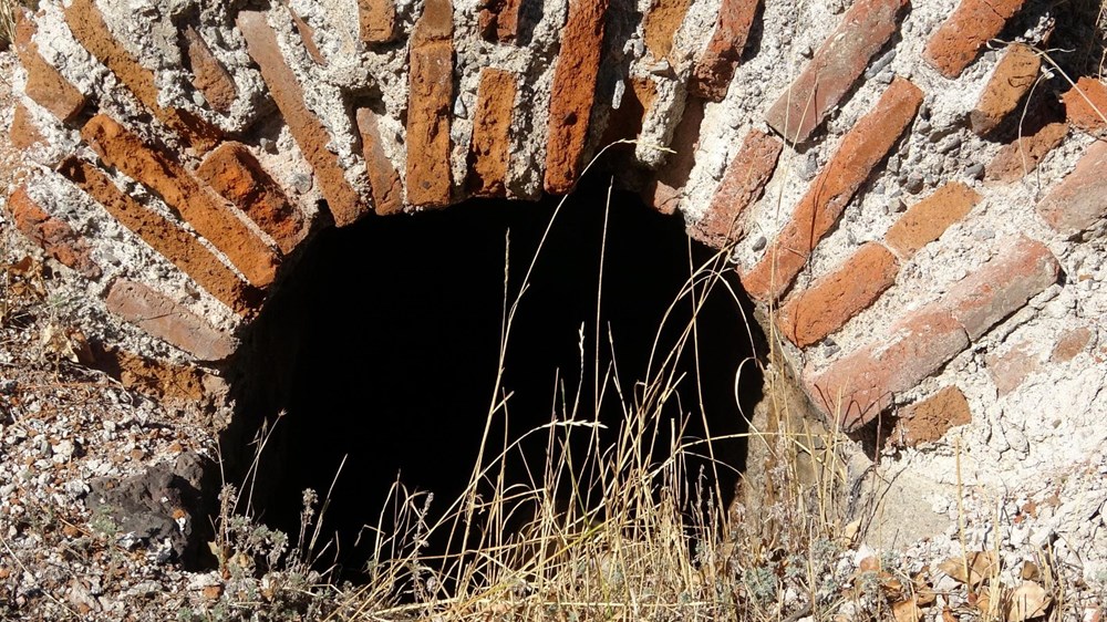 160 yıllık topçu kulesi definecilerin saldırısına uğradı - 6