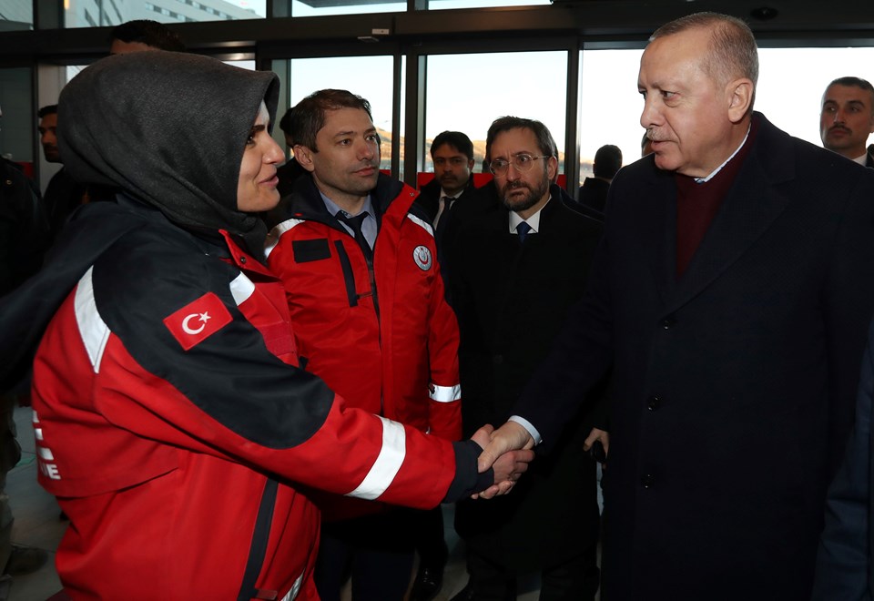 Cumhurbaşkanı Erdoğan'dan deprem bölgesine ziyaret - 2