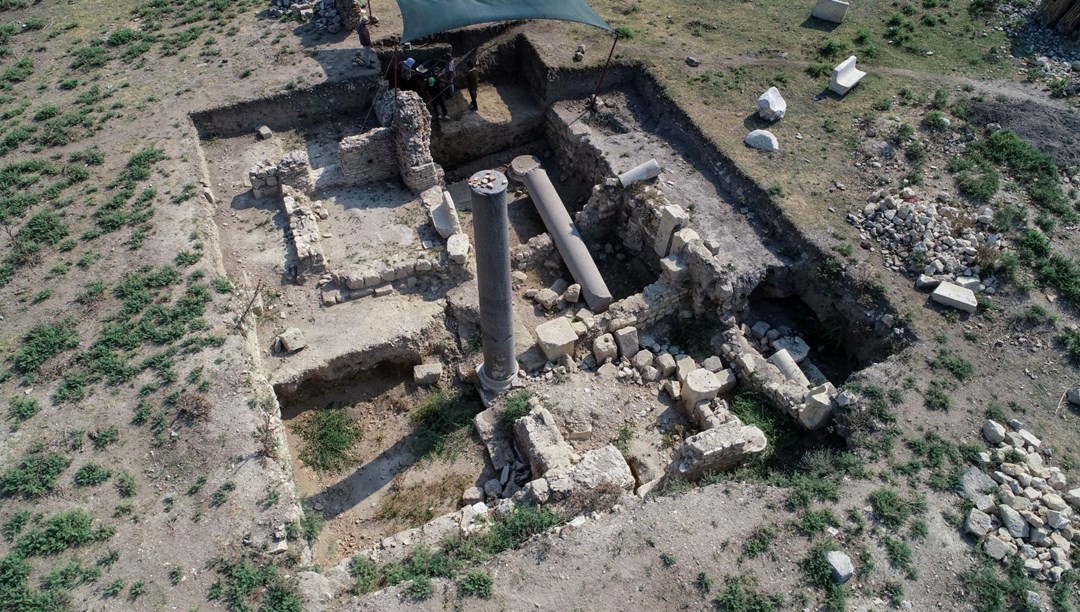Adana'daki Anavarza Antik Kenti'nde gladyatör mezarlarına rastlandı