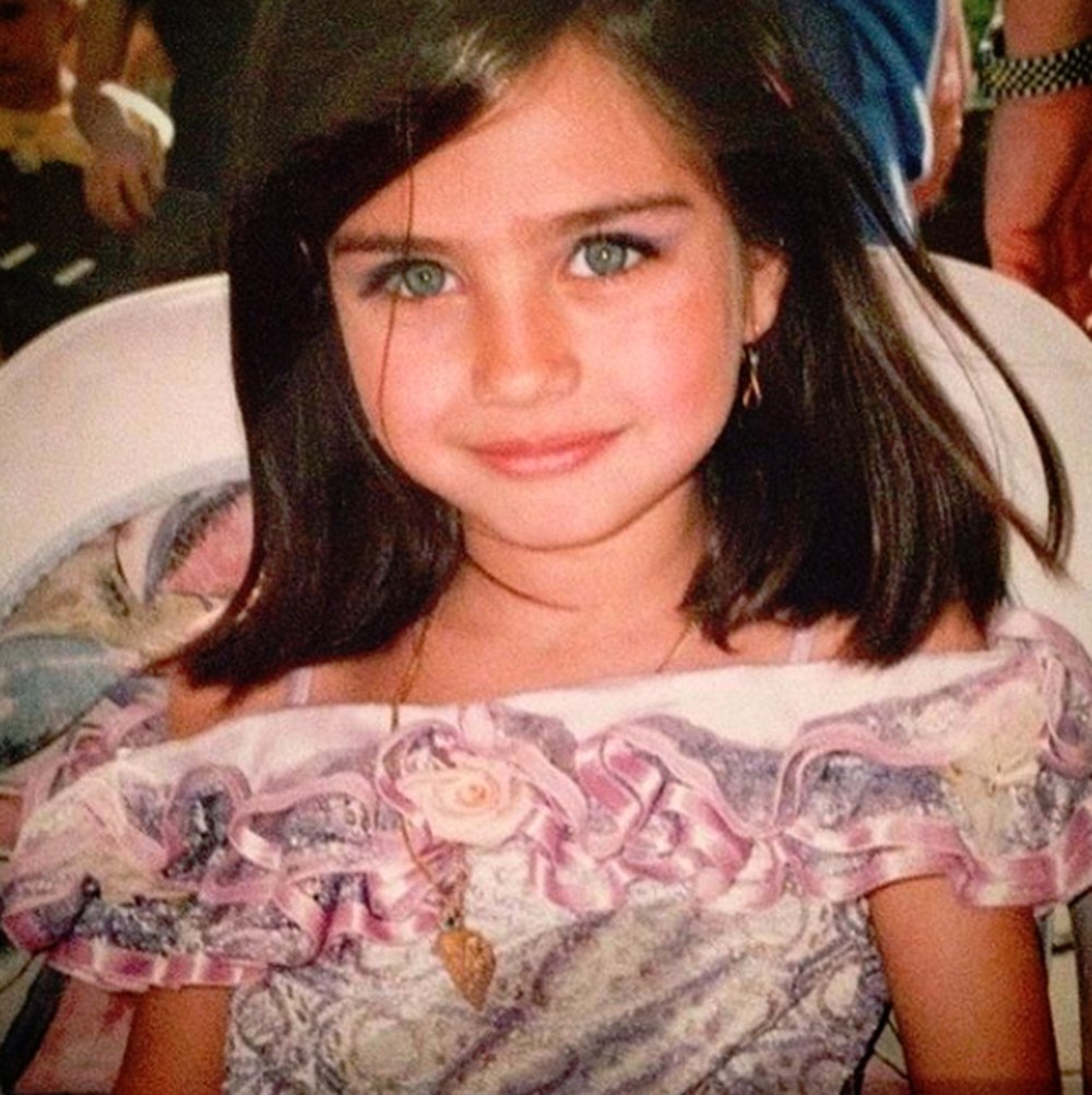 Dilan Çiçek Deniz geçmişe götürdü (Ünlülerin çocukluk ve gençlik halleri) - 382