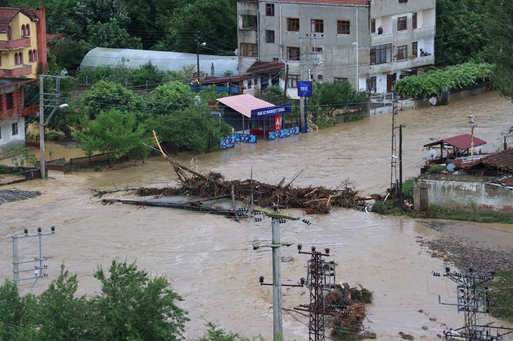 Karadeniz'i sel vurdu: Samsun'da sel Ardahan'da yıldırım can aldı - Son  Dakika Türkiye Haberleri | NTV Haber