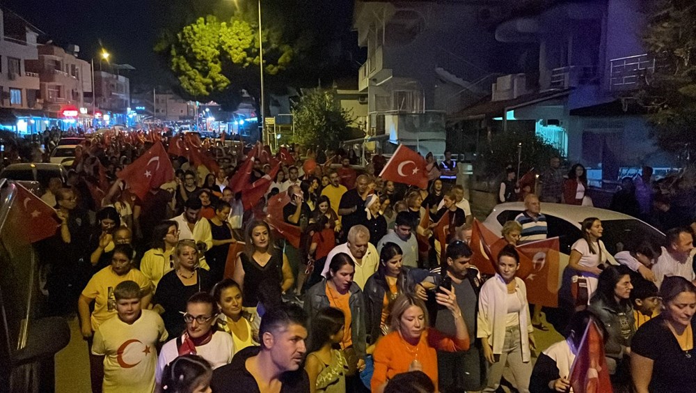 Cumhuriyet'in 100. yılı fener alayı yürüyüşleriyle kutlandı - 2