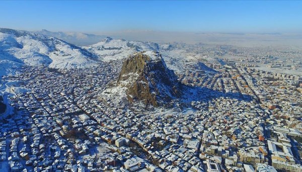 Karahisar Kalesi kış güzelliğiyle cezbediyor (Afyonkarahisar gezilecek yerler)