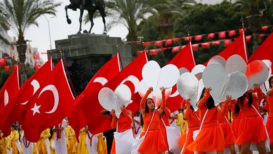 23 Nisan Ulusal Egemenlik ve Çocuk Bayramı mesajları ve kutlama sözleri: "23 Nisan Türk'ün ulusal egemenlik, dünya çocuklarının tek bayramıdır"