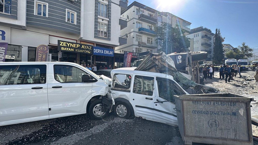 Malatya'da freni arızalanan kamyon 15 araca çarptı: Yaralılar var - 5