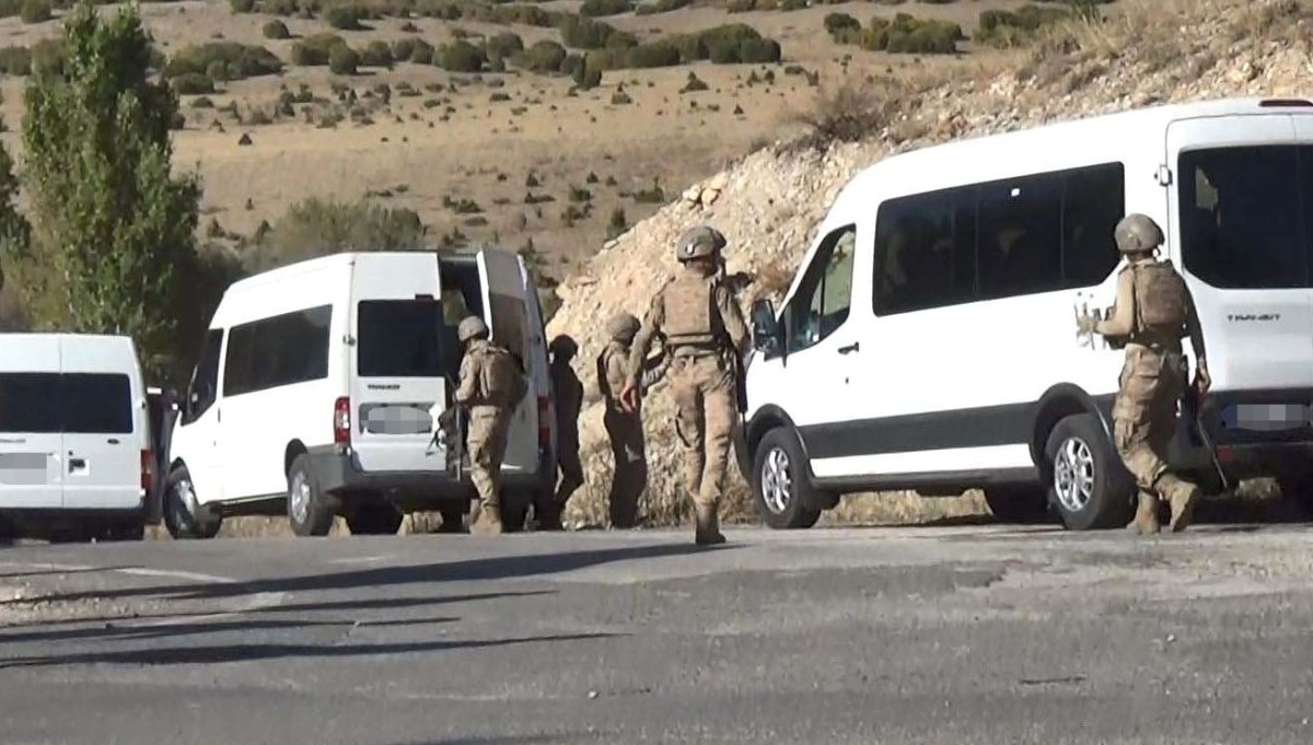 Ankara’daki saldırı girişimi için Kayseri’de bin kişilik timle arazi taraması Ankara’daki saldırı girişimi için Kayseri’de bin kişilik timle arazi taraması