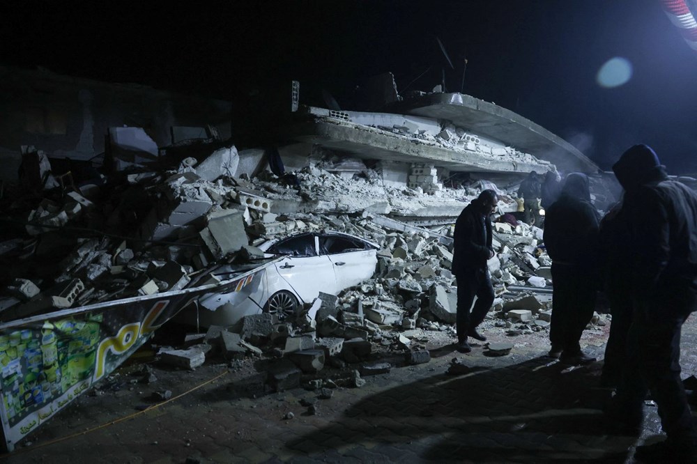 Türkiye'deki 7,4 şiddetindeki deprem Mısır'dan İran'a kadar çevre ülkeleri de vurdu: Yıkımın fotoğrafları - 1