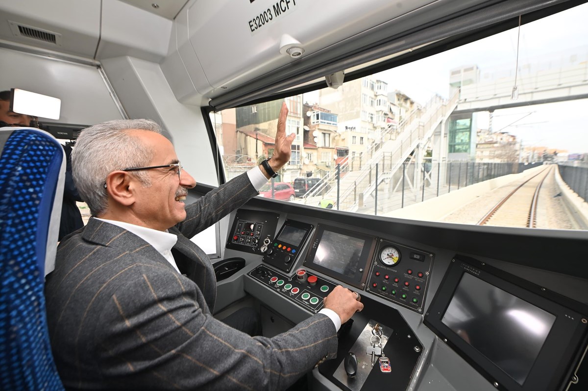 İstanbul'da Bakanlığın bu yıl hizmete açtığı metroları 900 binden fazla kişi kullandı