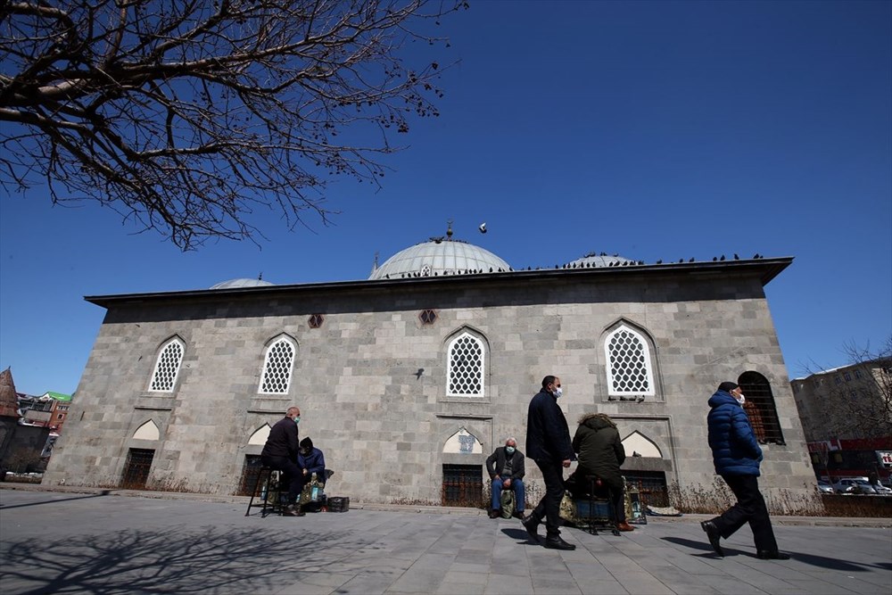Erzurum yüzlerce yıllık yapılarıyla ziyaretçilerini tarihi yolculuğa çıkarıyor - 6