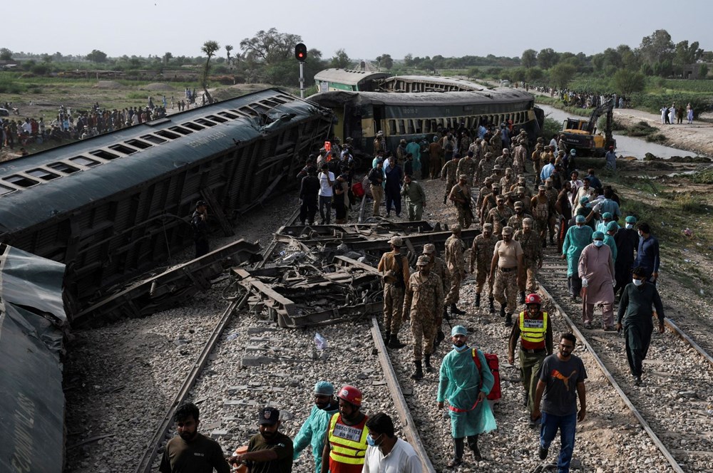 Pakistan'da tren faciası: En az 30 ölü, 90'dan fazla yaralı - 8