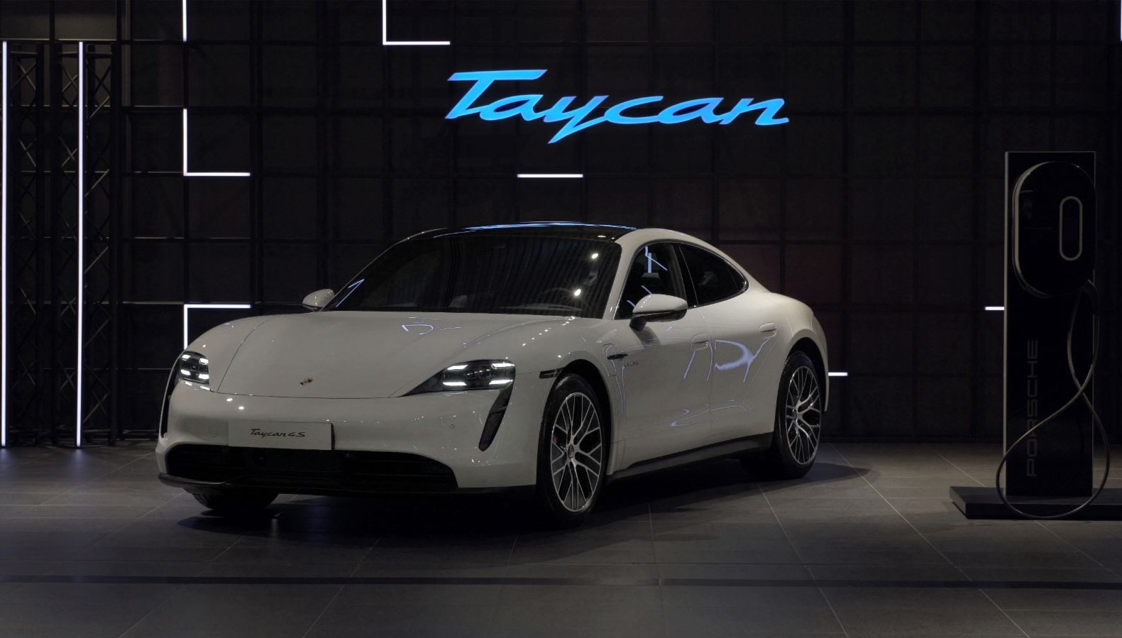 Ikiz Cinar Cafe Cay Bahcesi