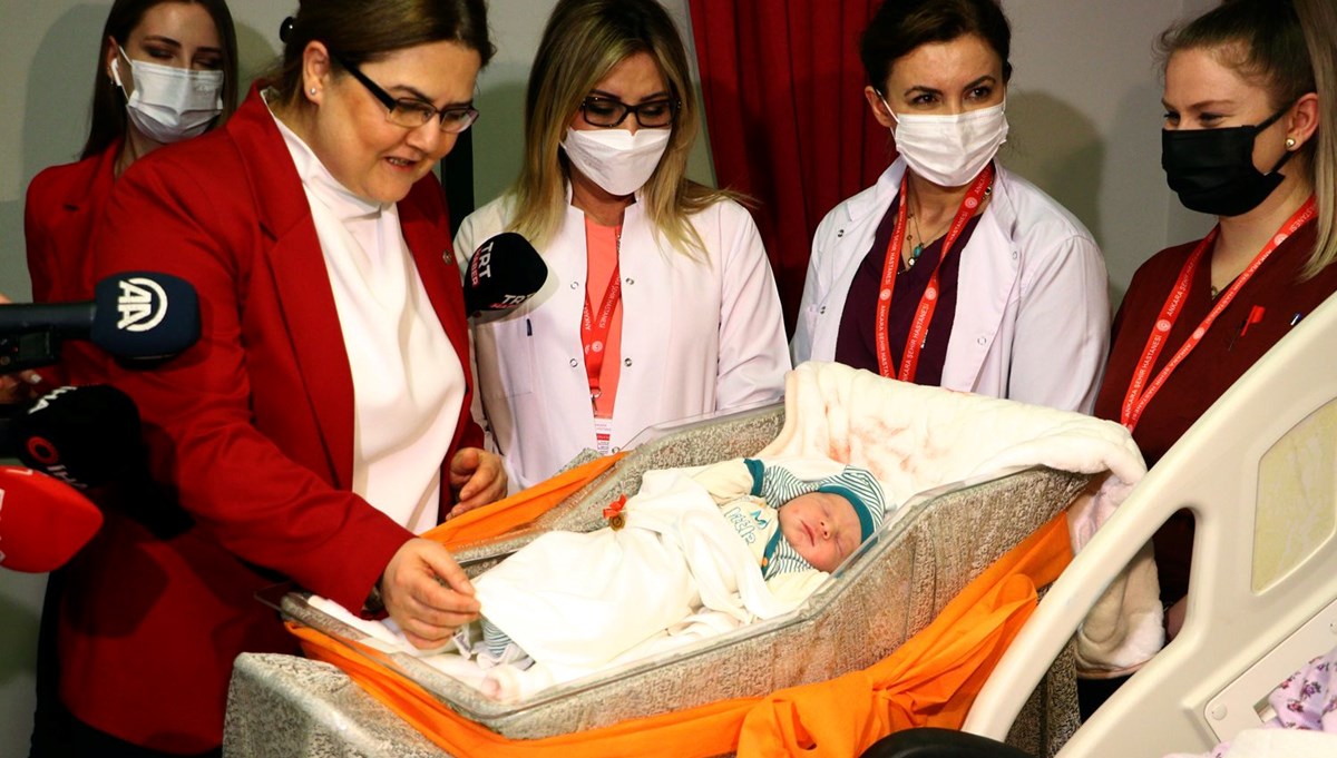 Yeni yılın ilk bebekleri