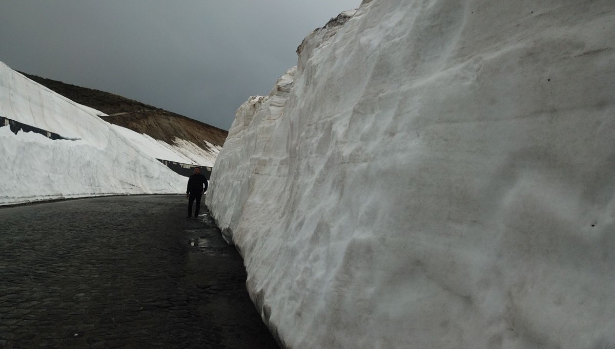 Nemrut'ta mayıs ayında 5 metrelik kar