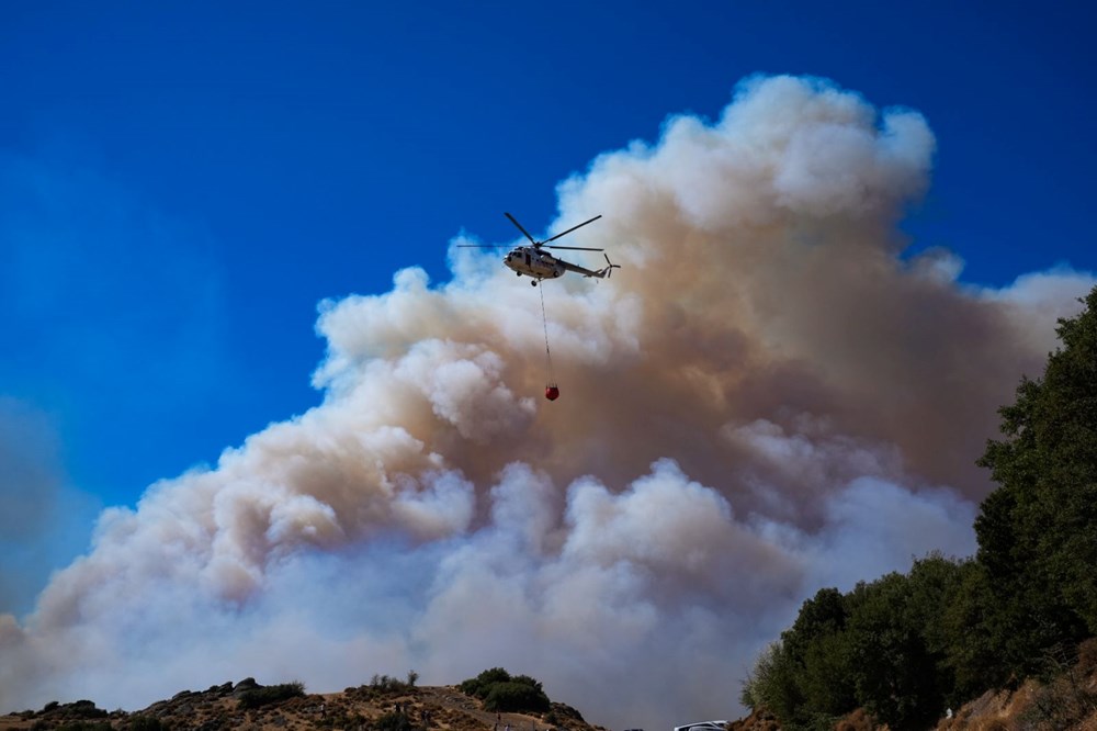 Türkiye orman yangınlarıyla mücadele ediyor: İzmir'de alevler evlere sıçradı, yüzlerce kişi tahliye edildi - 4