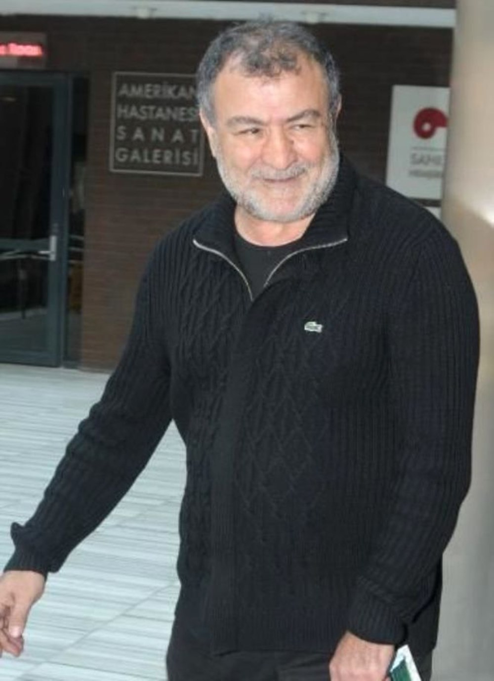 Kenan Işık'ın sağlık durumuna ilişkin iddialar asılsız çıktı (Kardeşini Kenan Işık'ın sağlık durumuna ilişkin iddialar asılsız çıktı (Kardeşini