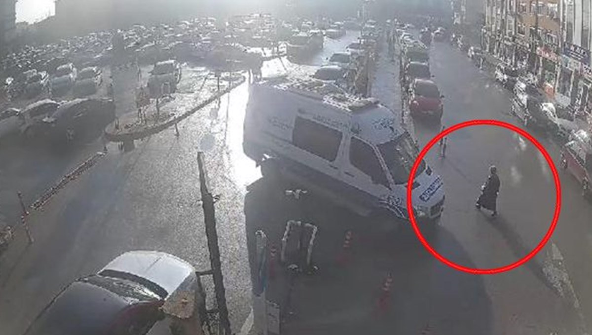 Ambulansın çarptığı yaşlı kadın öldü Ambulansın çarptığı yaşlı kadın öldü