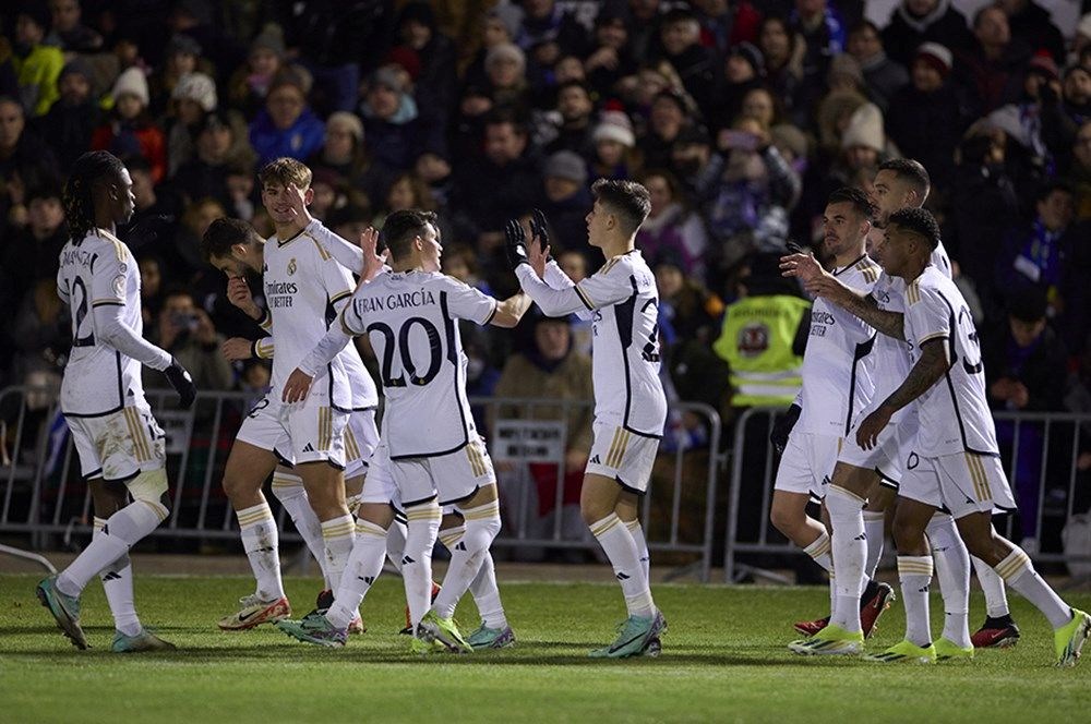 Dünyanın en büyük takımları açıklandı: Galatasaray, Fenerbahçe ve Beşiktaş da listede - 32