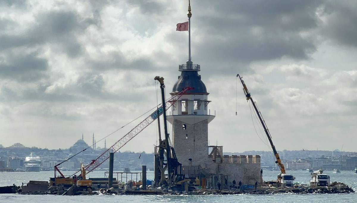 Kız Kulesi'nin çevresindeki iskeleler kaldırıldı