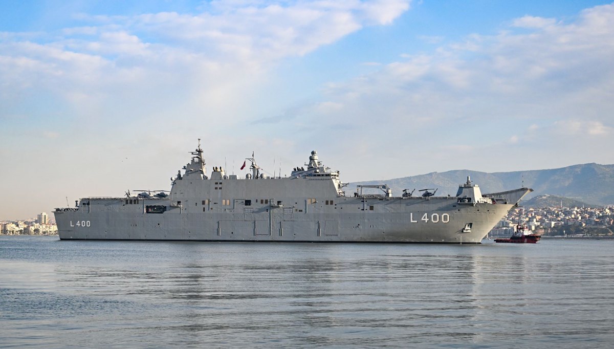 TCG Anadolu İzmir'de