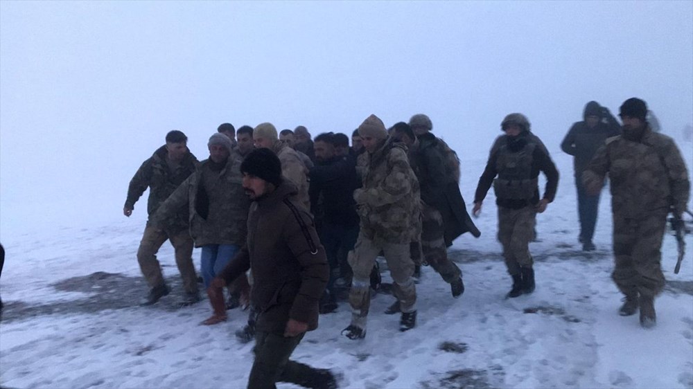 Bitlis Tatvan'da Cougar tipi helikopter düştü: 9 şehit - 4