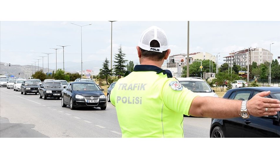 Her 100 araçtan 7'sinde yangın söndürme tüpü yok (814 araca trafikten men)