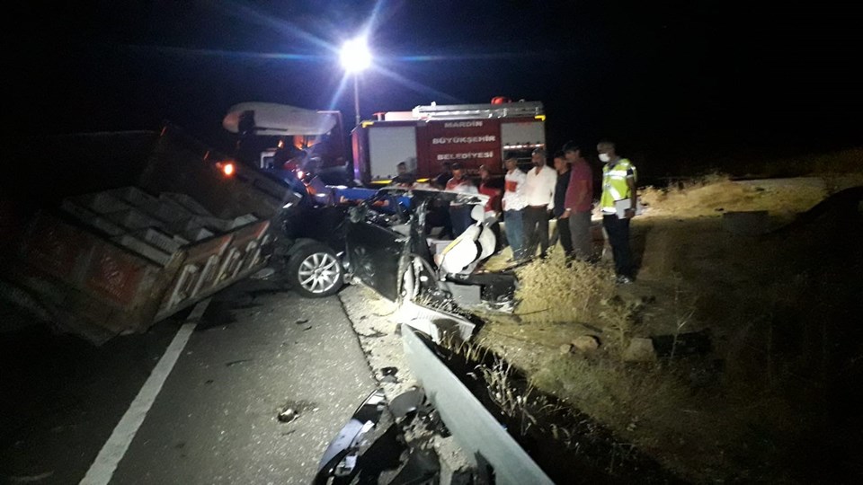 Mardin'de zincirleme trafik kazası: 6 ölü, 2 yaralı - 1