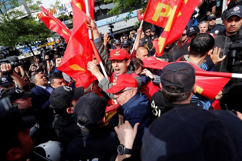 İstanbul'da 1 Mayıs coşkusu (Taksim'e gitmek isteyenlere müdahale) - 2