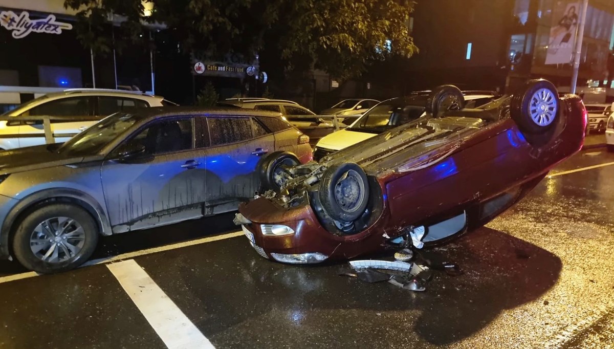 Beyoğlu'nda kazadan sonra kaçan otomobil, takip edilirken takla attı