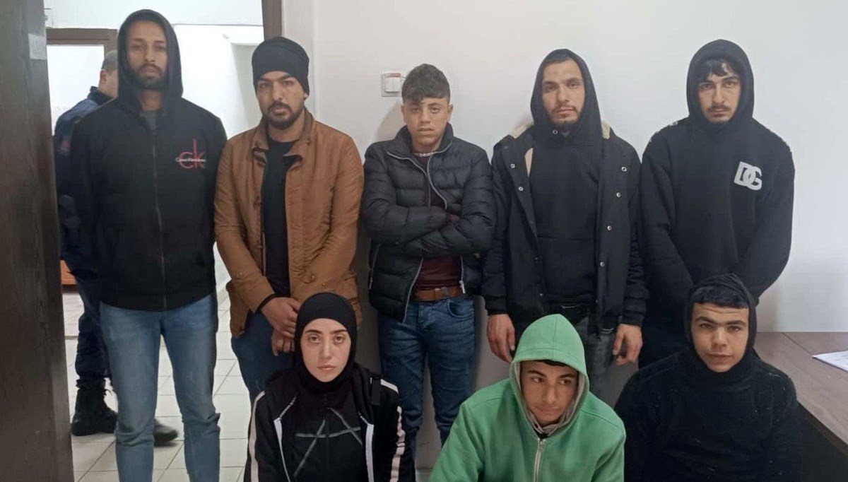 Edirne'de 11 kaçak göçmen yakalandı Edirne'de 11 kaçak göçmen yakalandı