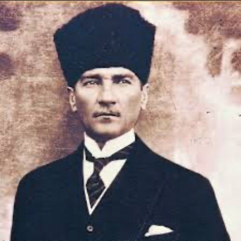 Ünlü isimlerden 29 Ekim Cumhuriyet Bayramı mesajları (Türkiye Cumhuriyeti 97 yaşında) - 17