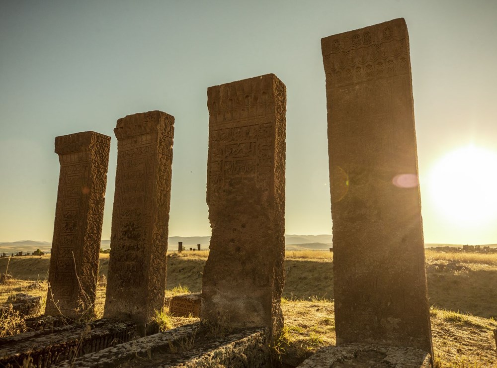 Ahlat Selçuklu Meydan Mezarlığı tarihe ışık tutuyor - 4