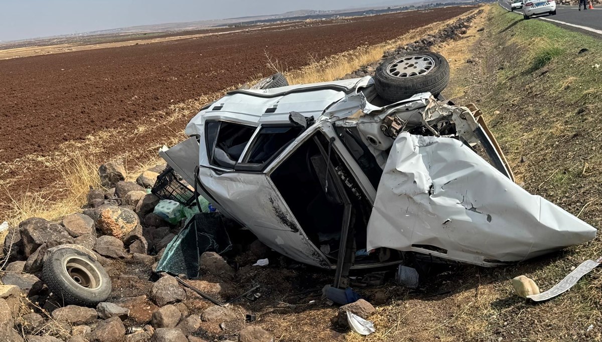 Şanlıurfa'da otomobil devrildi: 5 yaralı Şanlıurfa'da otomobil devrildi: 5 yaralı